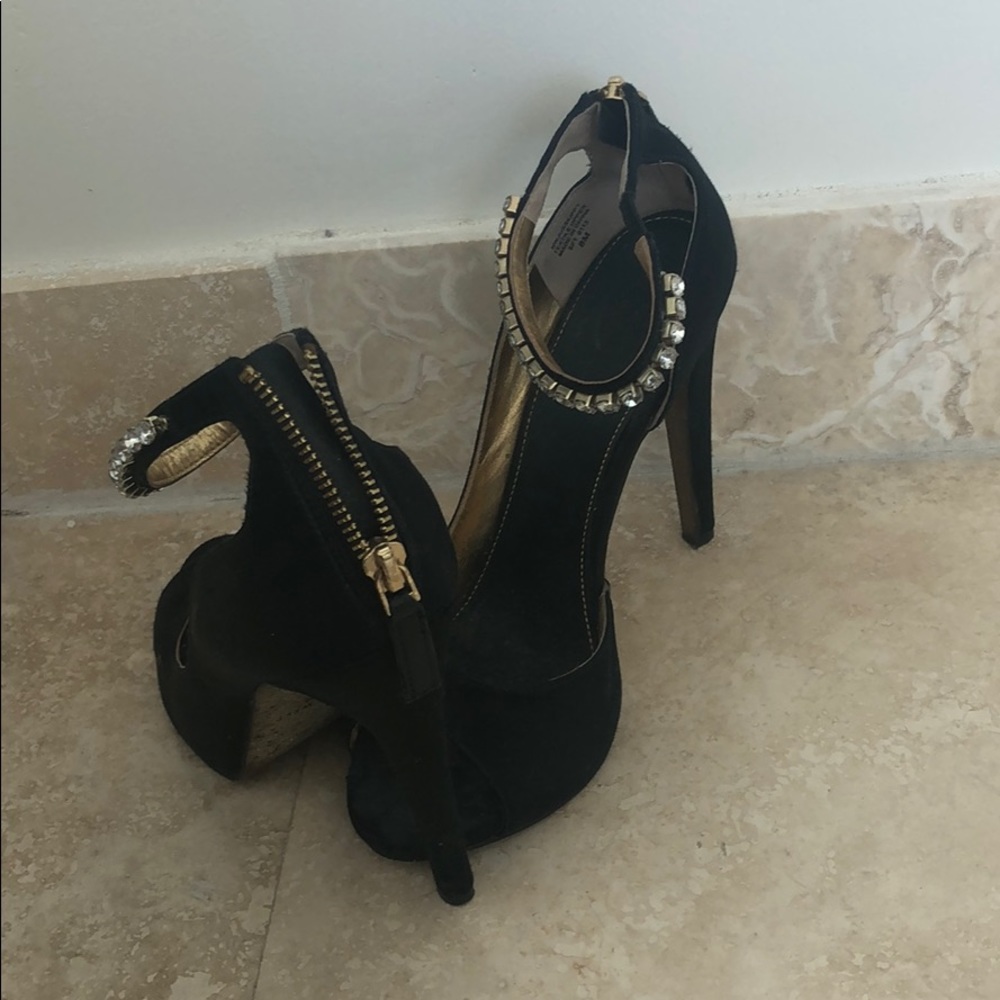 Used - Picture 2 of 2